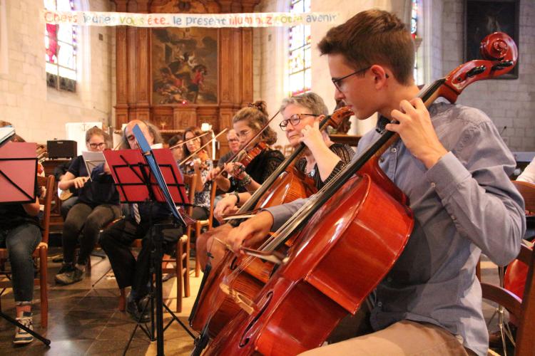 Les Violoncellistes et les Altistes